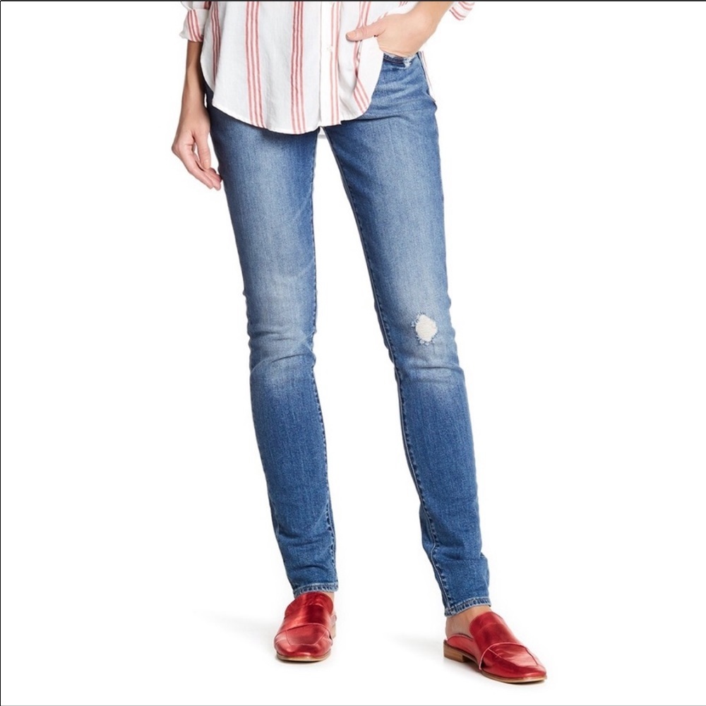 NWT Levi’s: Size 30x32 Long Ripped Blue Jeans - Picture 2 of 8